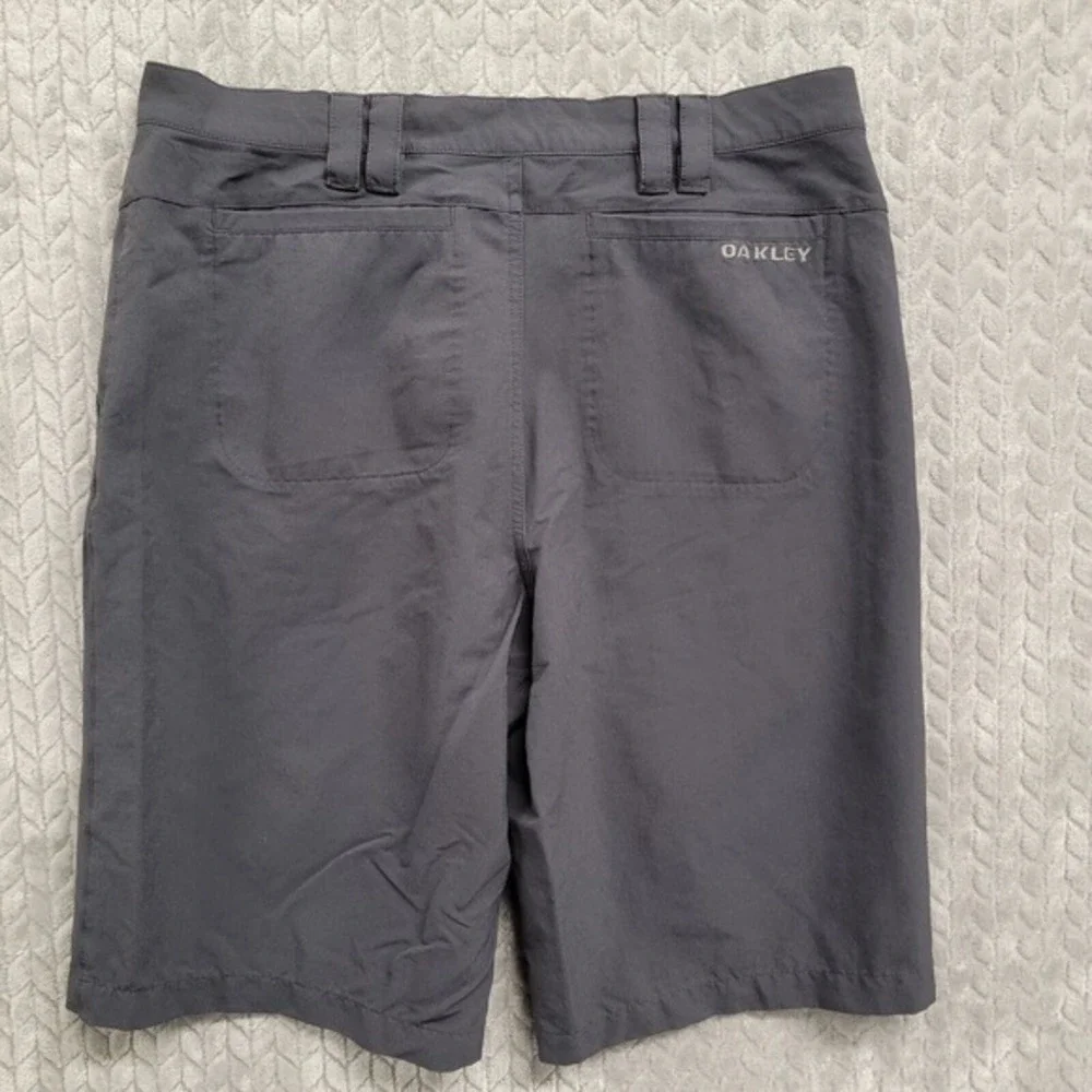 Oakley pre owned